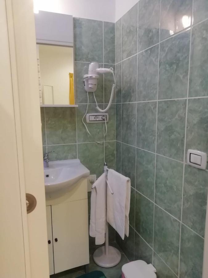 Apartment Urbino 33 Rome