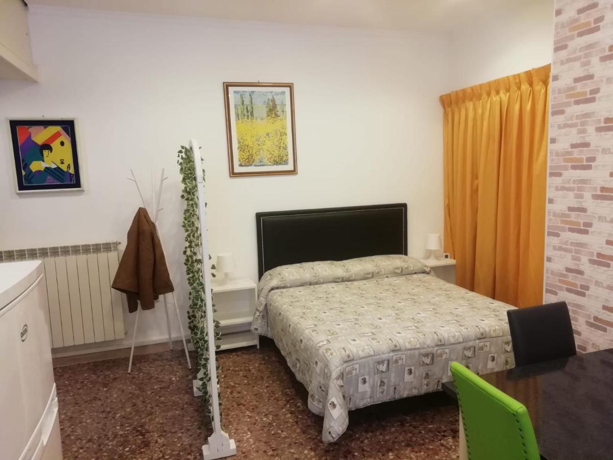 Urbino 33 Apartment *
